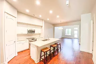 108 Tuscan Dr, Horseshoe Bay, TX 78657 - Photo 3