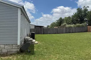 200 Sarah Cir, Llano, TX 78643 - Photo 7