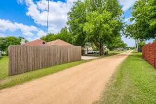 1107 E College St, Llano, TX 78643 - Photo 29