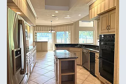 312 N Big Spur Avenue, Horseshoe Bay, TX 78657 - Photo 17