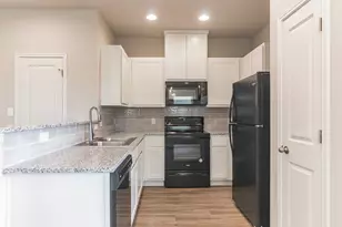 122 Peruna Dr, Marble Falls, TX 78654 - Photo 11