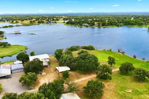 321 Bluebriar Ln, Buchanan Dam, TX 78609 - Photo 17