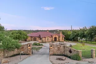481 Chimney Cove Dr, Marble Falls, TX 78654 - Photo 33