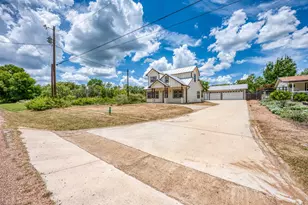 412 Granite Shoals Dr, Sunrise Beach, TX 78643 - Photo 3