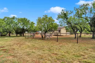 115 Field Stone Dr, Llano, TX 78643 - Photo 31