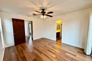 800-D Grassy Knoll, Horseshoe Bay, TX 78657 - Photo 5