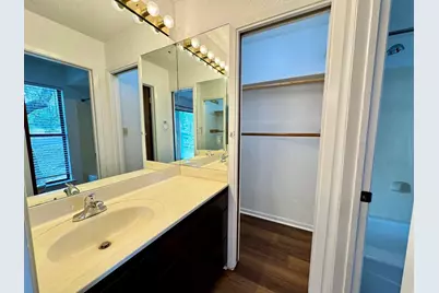 800-D Grassy Knoll, Horseshoe Bay, TX 78657 - Photo 7
