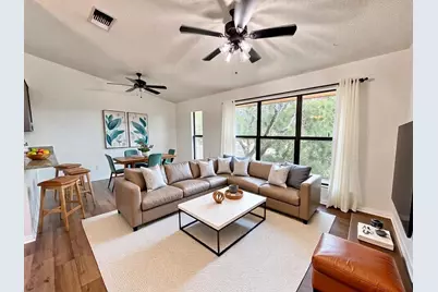 800-D Grassy Knoll, Horseshoe Bay, TX 78657 - Photo 11