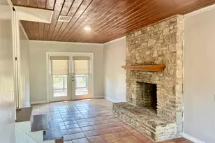 1105 Ave D, Marble Falls, TX 78654 - Photo 19