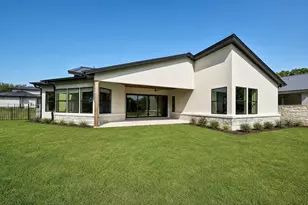 102 Menard Ct, Horseshoe Bay, TX 78657 - Photo 11