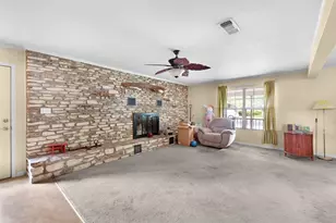 1208 Oak St, Burnet, TX 78611 - Photo 11