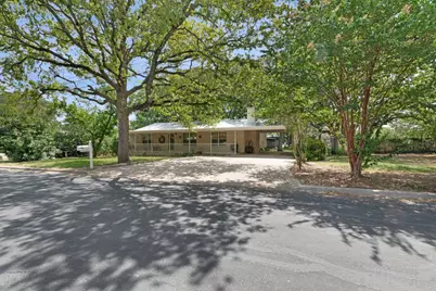 1208 Oak St, Burnet, TX 78611 - Photo 1