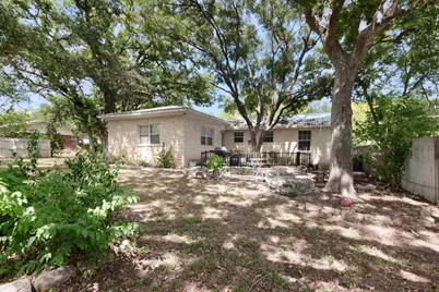 1208 Oak St, Burnet, TX 78611 - Photo 7