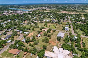 506 E Wallace St, Llano, TX 78643 - Photo 37