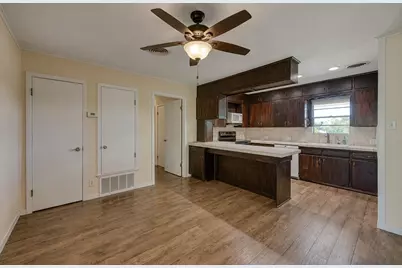506 E Wallace Street, Llano, TX 78643 - Photo 11