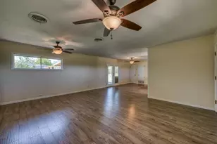 506 E Wallace St, Llano, TX 78643 - Photo 9
