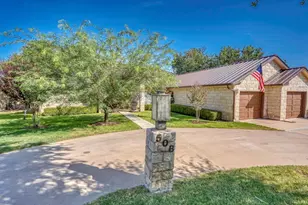 508 S Hi Circle, Horseshoe Bay, TX 78657 - Photo 3