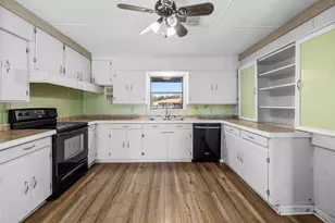 1401 Brazos St, Marble Falls, TX 78654 - Photo 5
