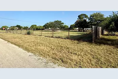 1519 Lakeview Dr, Tow, TX 78672 - Photo 9