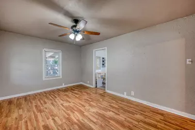 103 E Lampasas Street, Llano, TX 78643 - Photo 5