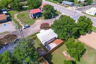 103 E Lampasas St, Llano, TX 78643 - Photo 25