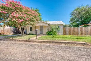 103 E Lampasas St, Llano, TX 78643 - Photo 3