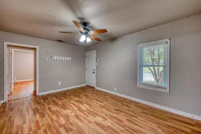 103 E Lampasas Street, Llano, TX 78643 - Photo 7