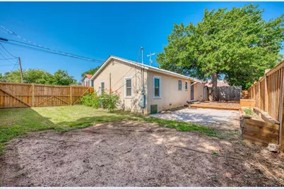 103 E Lampasas Street, Llano, TX 78643 - Photo 17