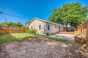 103 E Lampasas St, Llano, TX 78643 - Photo 17