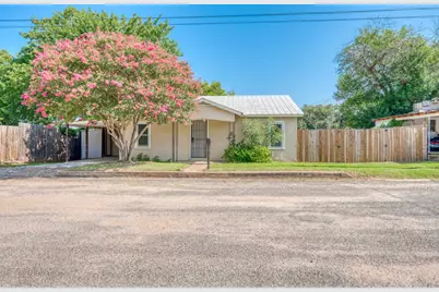 103 E Lampasas Street, Llano, TX 78643 - Photo 1