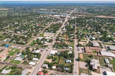 103 E Lampasas Street, Llano, TX 78643 - Photo 27