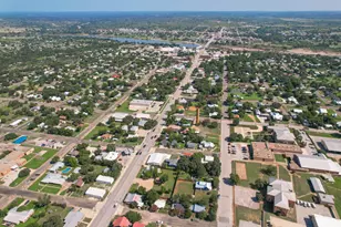 103 E Lampasas St, Llano, TX 78643 - Photo 27