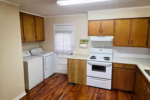 903 Wright St, Llano, TX 78643 - Photo 9