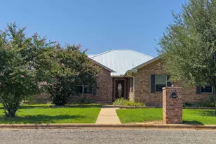 1202 E Wallace St, Llano, TX 78643 - Photo 1