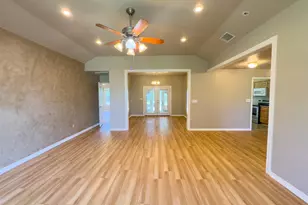 1202 E Wallace St, Llano, TX 78643 - Photo 5