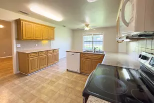 1202 E Wallace St, Llano, TX 78643 - Photo 7