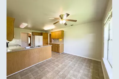 1202 E Wallace Street, Llano, TX 78643 - Photo 9