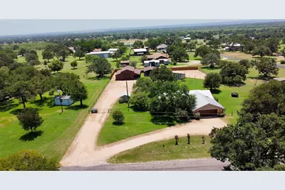 415 Ancient Oaks Dr, Marble Falls, TX 78654 - Photo 1