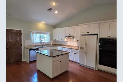 1102 F Avenue, Marble Falls, TX 78654 - Photo 11