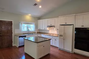 1102 F Ave, Marble Falls, TX 78654 - Photo 11