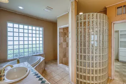 131 Florentine, Horseshoe Bay, TX 78657 - Photo 17