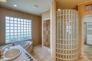 131 Florentine, Horseshoe Bay, TX 78657 - Photo 17