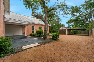 509 W Austin St, Fredericksburg, TX 78624 - Photo 43