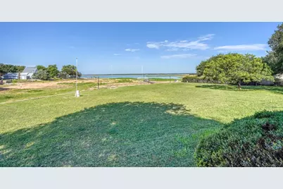 220 W Lakecrest, Bluffton, TX 78607 - Photo 21