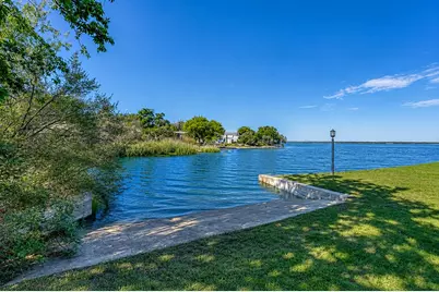 220 W Lakecrest, Bluffton, TX 78607 - Photo 25