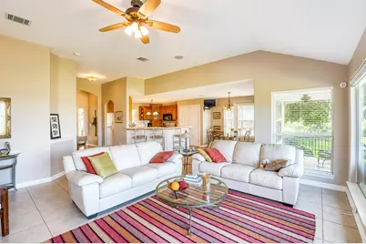 220 W Lakecrest, Bluffton, TX 78607 - Photo 11