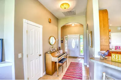 220 W Lakecrest, Bluffton, TX 78607 - Photo 5