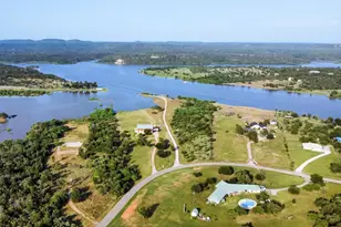 421 Chimney Cove Dr, Marble Falls, TX 78654 - Photo 3