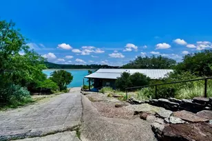 517 Waterway Ln, Burnet, TX 78611 - Photo 3