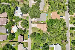 611 Magnolia Ln, Cottonwood Shores, TX 78657 - Photo 5